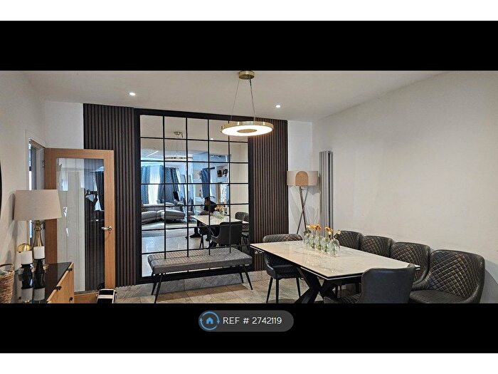 5 Bedroom Semi-Detached House To Rent In Whalebone Lane North, Romford, RM6