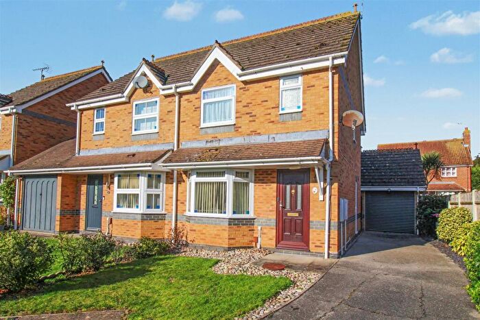 3 Bedroom Semi-Detached House For Sale In Woodley Walk, Shoeburyness, SS3