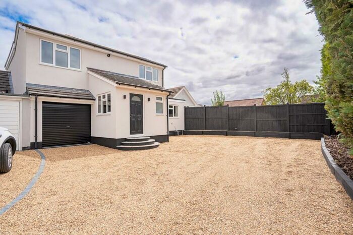 4 Bedroom Link Detached House To Rent In St. Clements, Thaxted, CM6