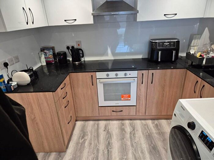 1 Bedroom Apartment To Rent In The Wells, Woodborough Road, Nottingham, Nottinghamshire, NG3