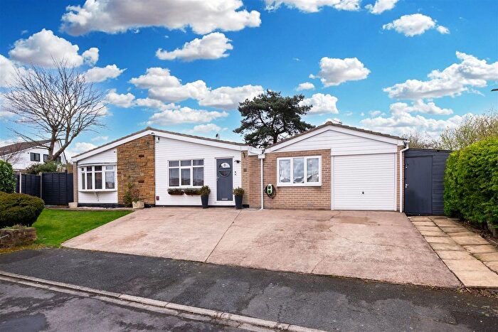 4 Bedroom Detached Bungalow For Sale In Parkways, Oulton, Leeds, LS26