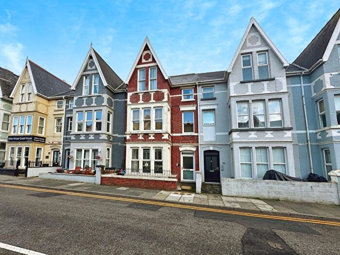 1 Bedroom Flat For Sale In Mary Street, Porthcawl, CF36