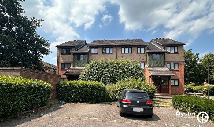 1 Bedroom Flat To Rent In Maltby Drive, Enfield, EN1