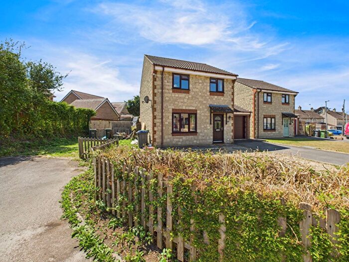 3 Bedroom Detached House For Sale In The Kilns, Calne, SN11