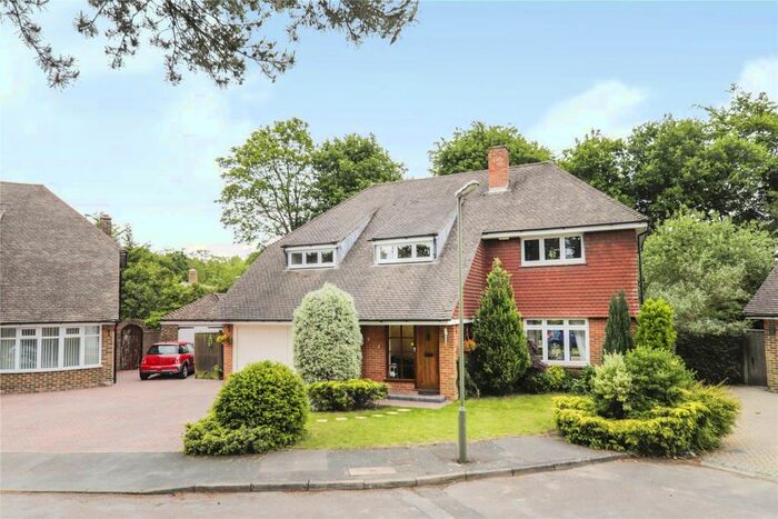 4 Bedroom Detached House To Rent In Beverley Close, Camberley, Surrey, GU15