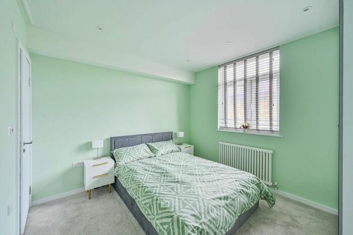 6 Bedroom Terraced House To Rent In Kingsland Road, Hoxton, London, E2