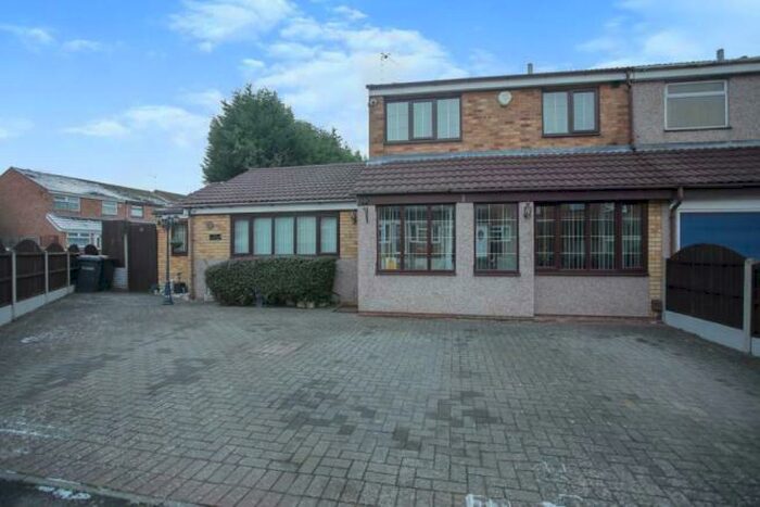 4 Bedroom House To Rent In Ernest Richards Road, Bedworth, CV12