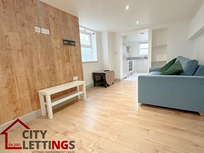 1 Bedroom Flat To Rent In Watcombe Circus, Carrington, NG5