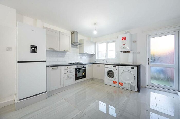 2 Bedroom House To Rent In Langton Road, Cricklewood, London, NW2