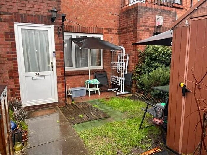 1 Bedroom Maisonette To Rent In Reynolds Close, Colliers Wood, SW19