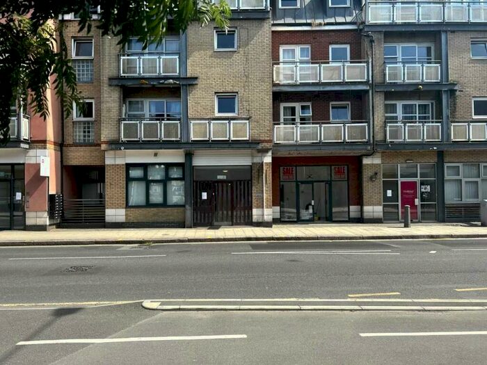 1 Bedroom Flat To Rent In London Road, Kingston Upon Thames, KT2