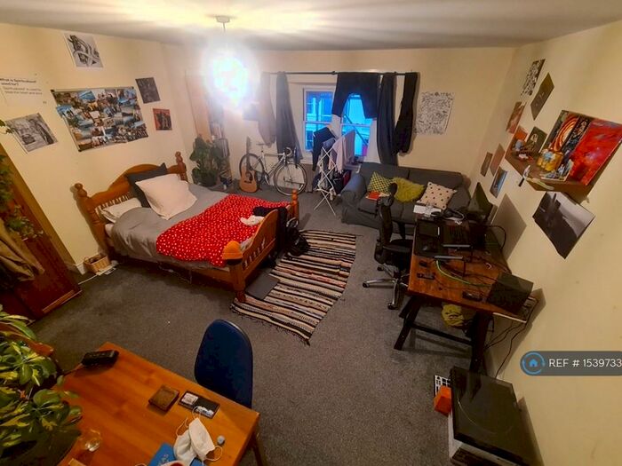 6 Bedroom End Of Terrace House To Rent In West Park, Bristol, BS8