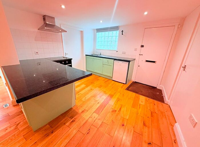 Studio To Rent In Stanley Road, Teddington, TW11