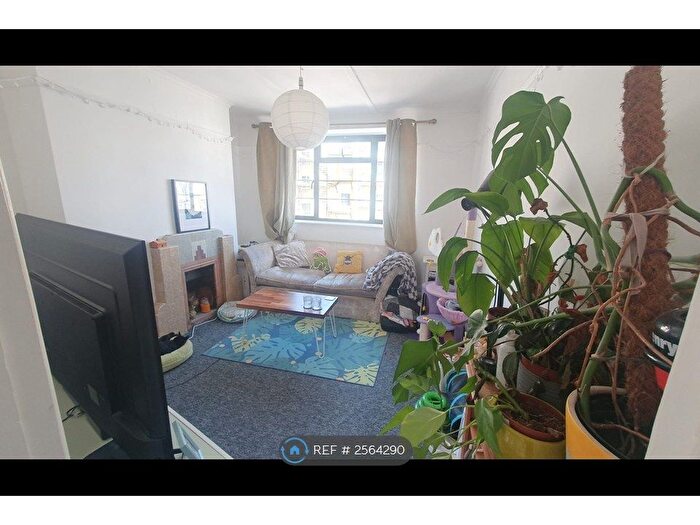 2 Bedroom Flat To Rent In St Ann's Well House, Hove, BN3