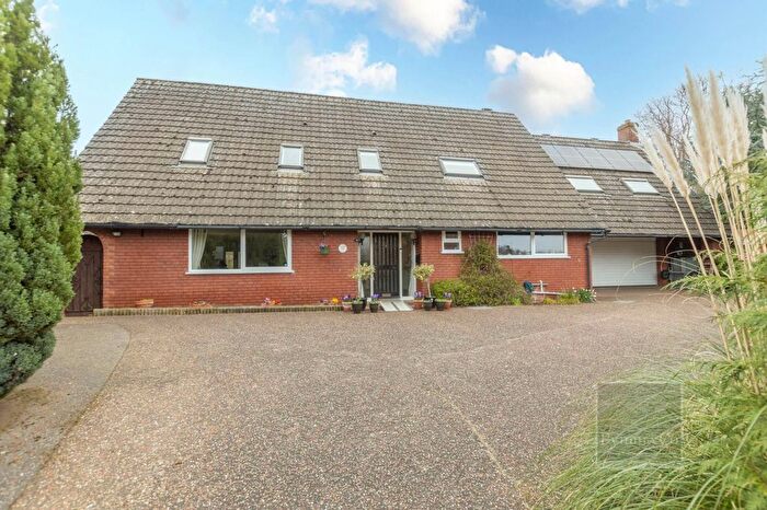 4 Bedroom Detached House For Sale In Oaklands Drive, Cringleford, NR4