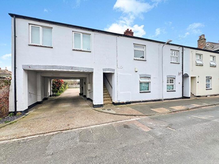 1 Bedroom Flat For Sale In Cannon Street, Deal, Kent, CT14