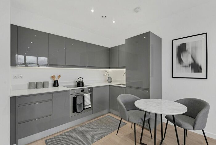 1 Bedroom Flat To Rent In Marlborough Court, Sunrise Parkway, Milton Keynes, MK14