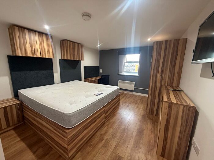 1 Bedroom Flat To Rent In Kirkgate, Huddersfield, HD1