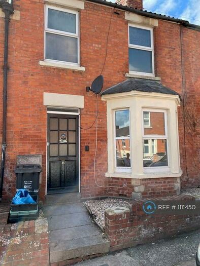 3 Bedroom Terraced House To Rent In Victoria Road, Yeovil, BA21