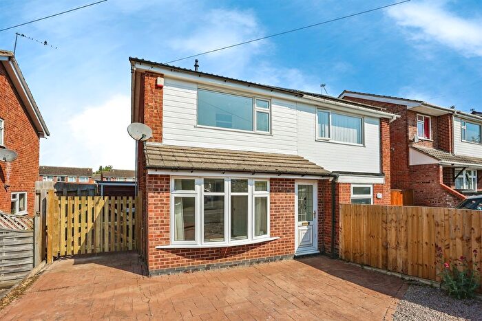 3 Bedroom Semi-Detached House For Sale In Edendale Road, Melton Mowbray, LE13