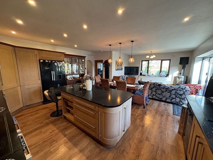 4 Bedroom Detached House For Sale In Burned House Lane, Poulton-Le-Fylde, FY6