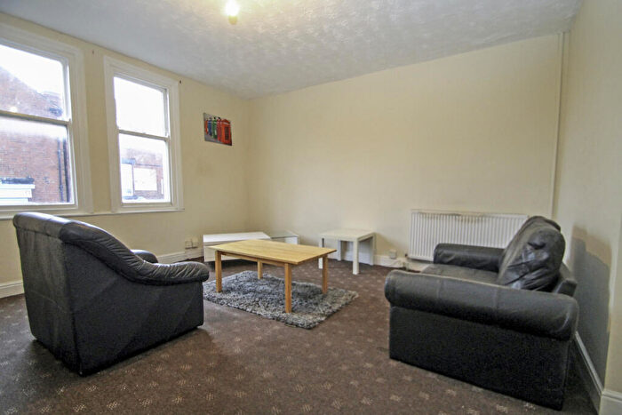 2 Bedroom Property To Rent In Town Street, Armley, Leeds, LS12