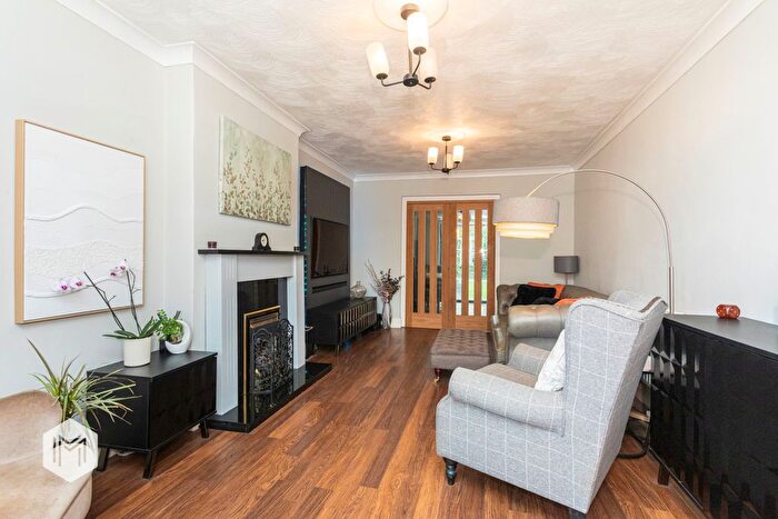 4 Bedroom Detached House For Sale In Glen Avenue, Worsley, Manchester, Greater Manchester, M28