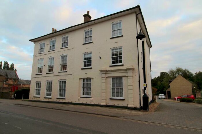 1 Bedroom Flat To Rent In Lion Yard, High Street, Ramsey, Cambridgeshire, PE26