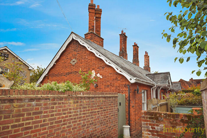 1 Bedroom Bungalow For Sale In Abbey Lane, Saffron Walden, Essex, CB10