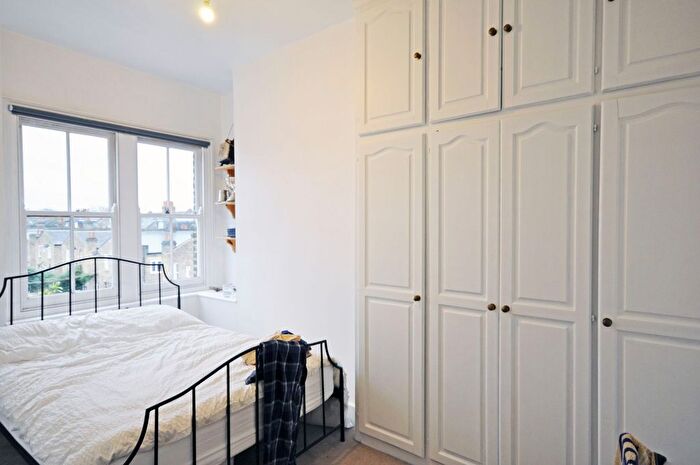 3 Bedroom Flat To Rent In Cowley Mansions, Mortlake High Street, Mortlake, SW14