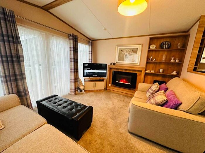 2 Bedroom Caravan For Sale In Perowne Way, Sandown, PO36