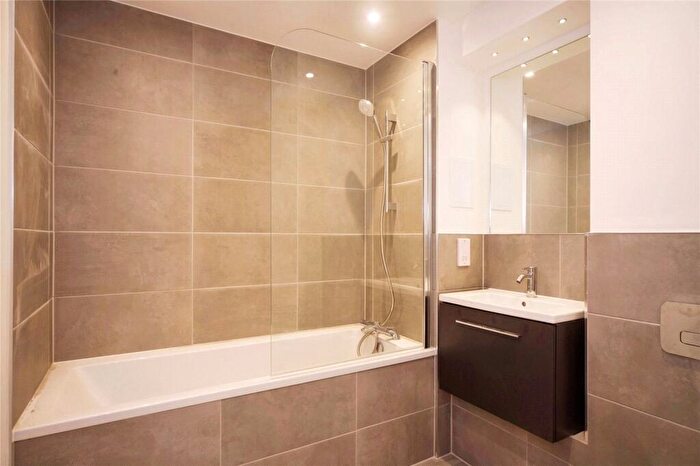 1 Bedroom Flat For Sale In Flat Redwing Court, Catkin Road, London, NW9