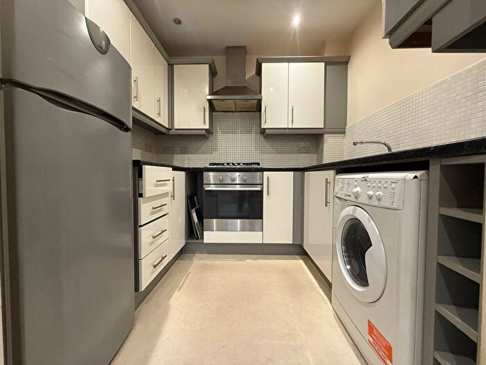 1 Bedroom Flat To Rent In Creed Way, West Bromwich, B70