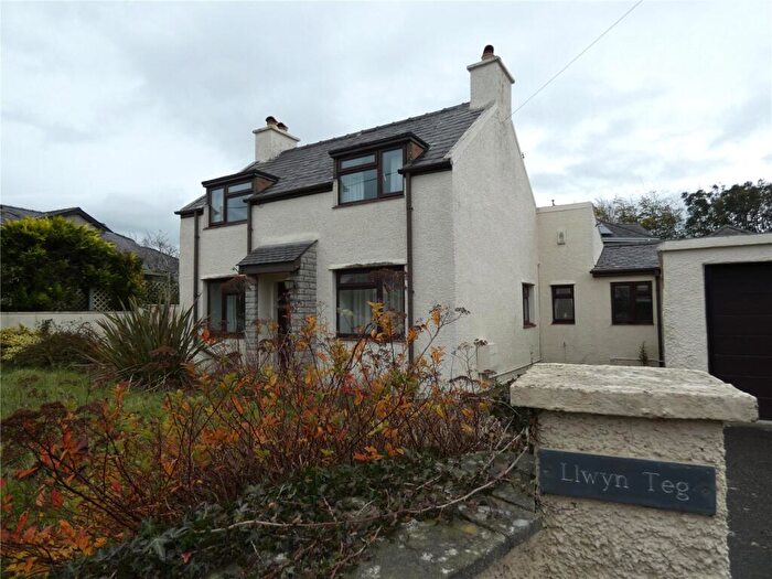 2 Bedroom Detached House For Sale In Penrhosgarnedd, Bangor, Gwynedd, LL57