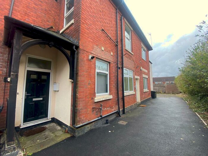 1 Bedroom Flat To Rent In Dixons Green Road, Dudley., DY2