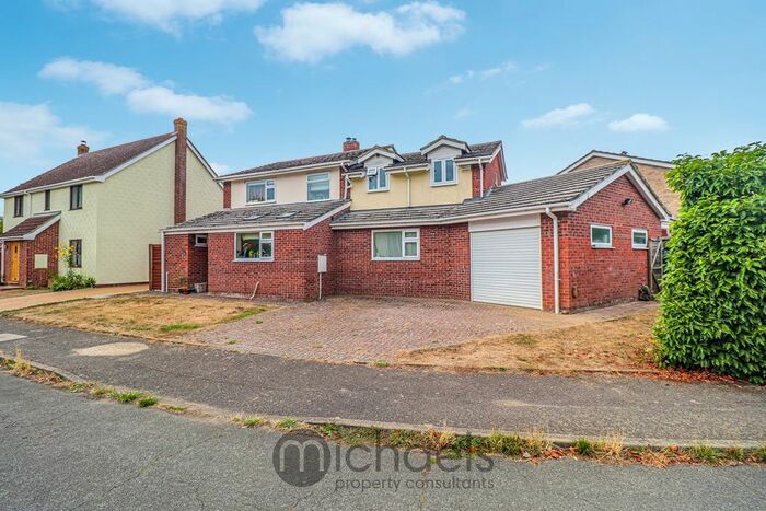 4 Bedroom Detached House For Sale In Oaklands, Leavenheath, Colchester, CO6