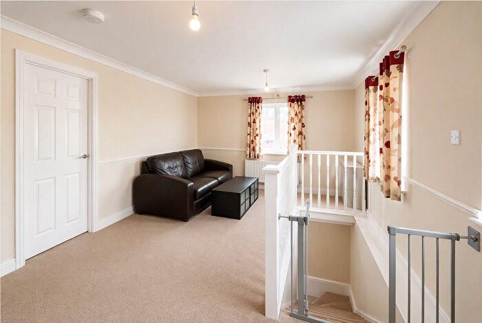 2 Bedroom Maisonette To Rent In Bakehouse Mews, High Street, Aldershot, GU11