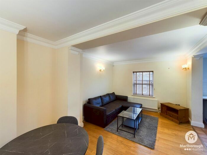 2 Bedroom Flat To Rent In Holloway Road, Islington, London, N7