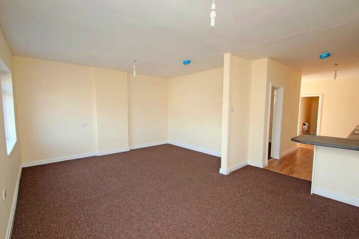 1 Bedroom Apartment To Rent In Lostock Road, Davyhulme, Manchester, M41