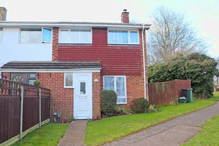 3 Bedroom Semi-Detached House To Rent In Stukeley Road, Basingstoke RG21