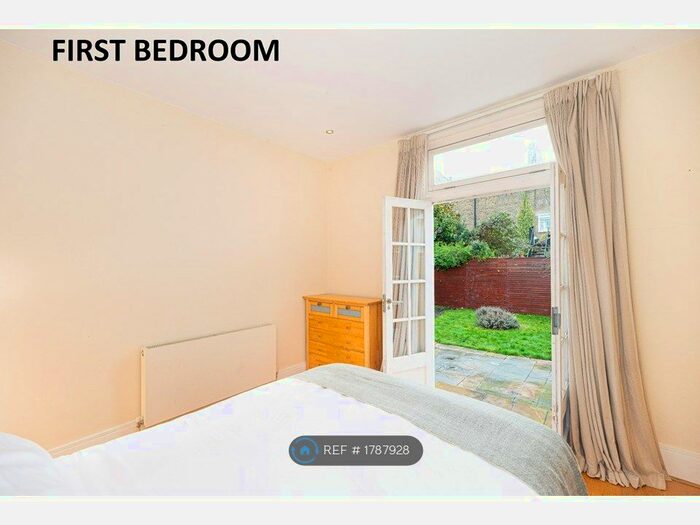 2 Bedroom Flat To Rent In Brixton, London, SW2