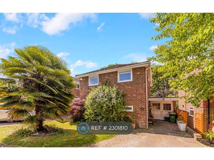 4 Bedroom Detached House To Rent In Drumaline Ridge, Worcester Park, KT4