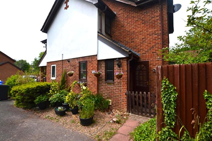 1 Bedroom House For Sale In Nether Vell-Mead, Church Crookham, Fleet, GU52