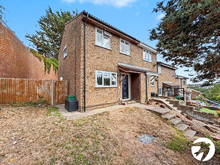 3 Bedroom End Terrace House For Sale In Monarch Close, Walderslade, Kent, ME5