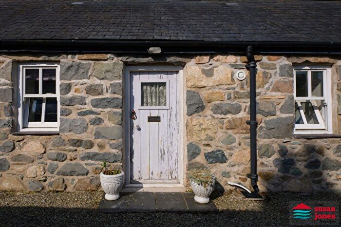 3 Bedroom Cottage For Sale In Lon Terfyn, Morfa Nefyn, LL53
