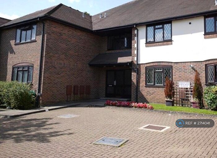 2 Bedroom Flat To Rent In Florance Court, Northwood, HA6