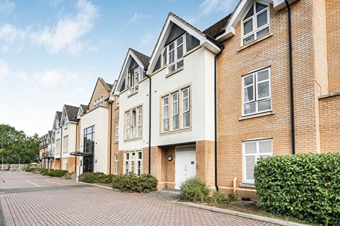 2 Bedroom Flat For Sale In The Moors, Kidlington, OX5