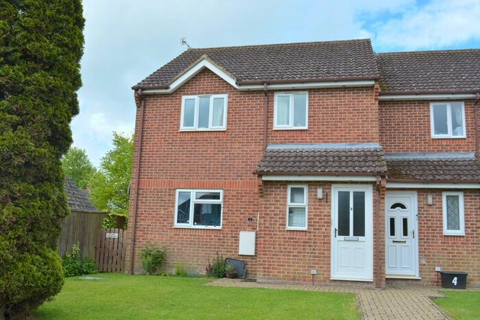 2 Bedroom Flat To Rent In Eastcourt Road, Burbage, Marlborough, SN8