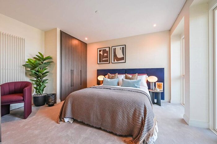 1 Bedroom Flat For Sale In Queens Cross, Royal Docks, E16