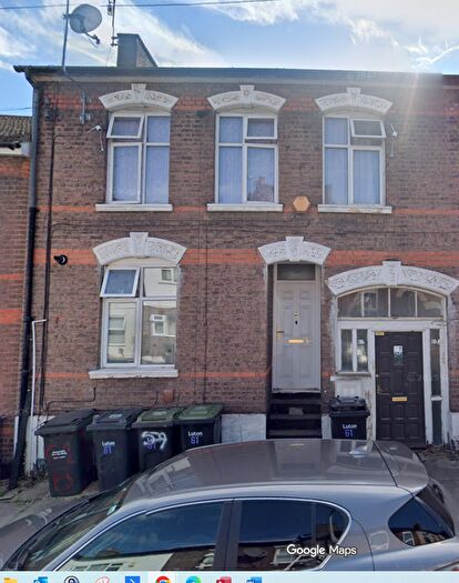 4 Bedroom Town House To Rent In Cardigan Street, Luton, LU1